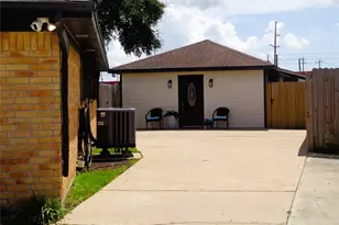 2502 20th St N, Texas City, TX 77590 - Photo 36