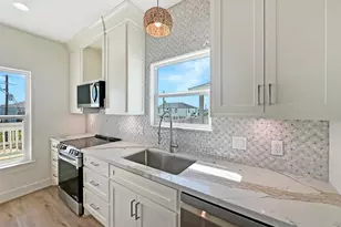 1989 Pedregal Dr, Crystal Beach, TX 77650 - Photo 8