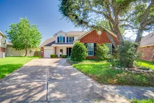 1907 Glen Eden Ct, Sugar Land, TX 77498 - Photo 1