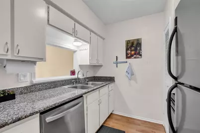 1800 Stoney Brook Drive #205, Houston, TX 77063 - Photo 10