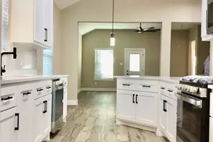 2075 Briar Grove Dr, Conroe, TX 77301 - Photo 6