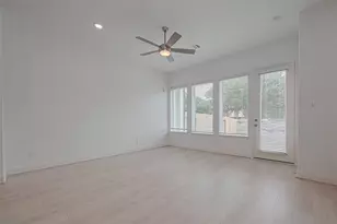 8929 Grovner Pl, Houston, TX 77055 - Photo 4
