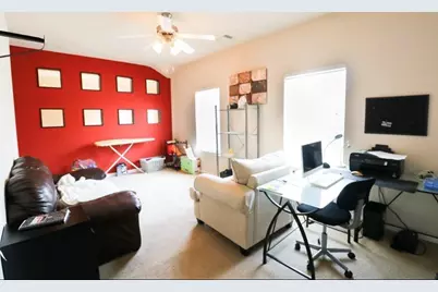 135 S Spinning Wheel Circle, The Woodlands, TX 77382 - Photo 6