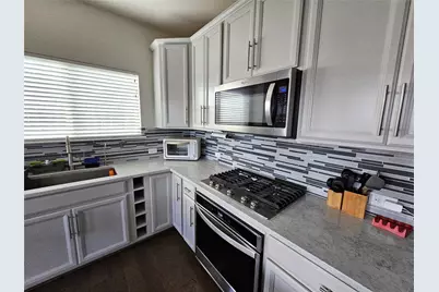 3234 Longleaf Meadows Drive, Houston, TX 77063 - Photo 10