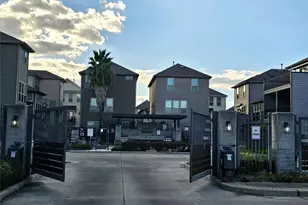 3234 Longleaf Meadows Dr, Houston, TX 77063 - Photo 36