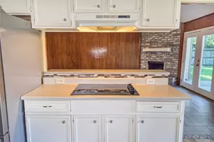 518 Walnut St, Lake Jackson, TX 77566 - Photo 8