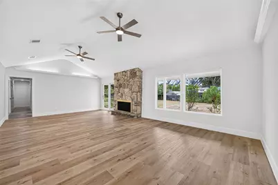218 Bay Colony Circle, La Porte, TX 77571 - Photo 6