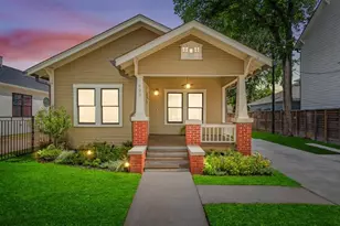 629 E 19th St, Houston, TX 77008 - Photo 1