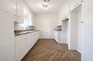 304 Frankie St, Wharton, TX 77488 - Photo 8