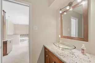 219 Big Hollow Ln, Houston, TX 77042 - Photo 26