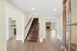 219 Big Hollow Ln, Houston, TX 77042 - Photo 10