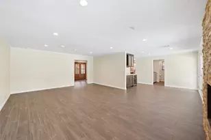 219 Big Hollow Ln, Houston, TX 77042 - Photo 20