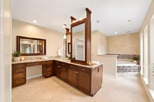 219 Big Hollow Ln, Houston, TX 77042 - Photo 4