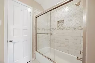 219 Big Hollow Ln, Houston, TX 77042 - Photo 34
