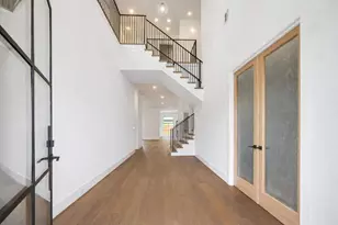 1236 Martin St, Houston, TX 77018 - Photo 2