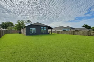 307 Twin Lakes Blvd W, West Columbia, TX 77486 - Photo 30