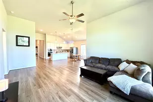 307 Twin Lakes Blvd W, West Columbia, TX 77486 - Photo 12
