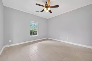 1919 Meadow Edge Ln, Spring, TX 77388 - Photo 10