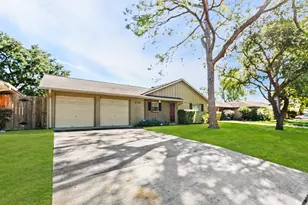 8729 Dunlap St, Houston, TX 77074 - Photo 2