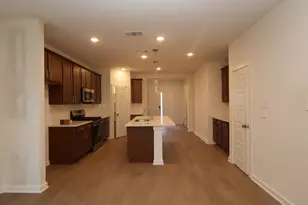 240 Hazy Pnes Ln, Willis, TX 77378 - Photo 4