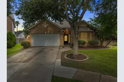 314 Diamond Bay Drive, Dickinson, TX 77539 - Photo 2