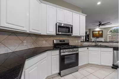 314 Diamond Bay Drive, Dickinson, TX 77539 - Photo 10