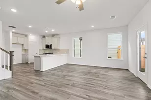 2234 Villa Clara Dr, Friendswood, TX 77546 - Photo 4