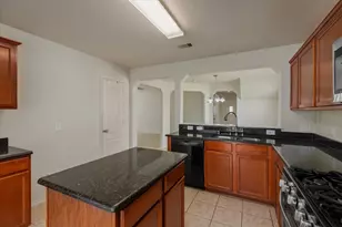 8723 Summerset Meadow Ct, Houston, TX 77075 - Photo 10