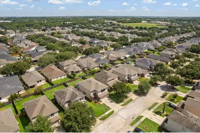 8723 Summerset Meadow Court, Houston, TX 77075 - Photo 32