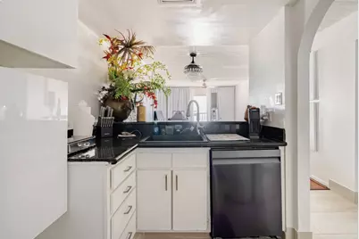 7310 Seawall Boulevard #309, Galveston, TX 77551 - Photo 8