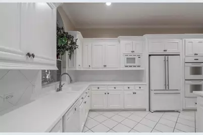 94 E Fairbranch Circle, The Woodlands, TX 77382 - Photo 14