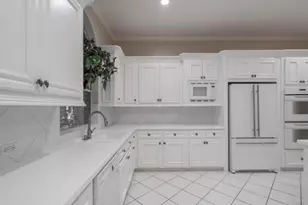 94 E Fairbranch Cir, The Woodlands, TX 77382 - Photo 14