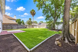 16831 Basewood Ct, Sugar Land, TX 77498 - Photo 46