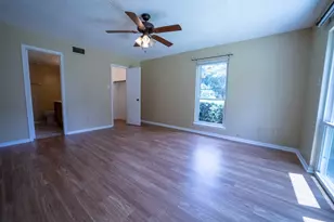 135 April Point Dr N, Montgomery, TX 77356 - Photo 4