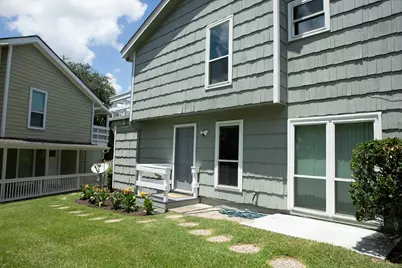 135 April Point Drive N, Montgomery, TX 77356 - Photo 2