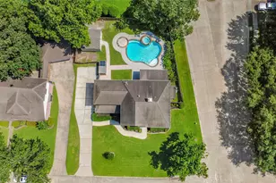 10402 Wagon Trail Rd, Houston, TX 77064 - Photo 2
