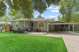 8538 Sunderland Rd, Houston, TX 77028 - Photo 2