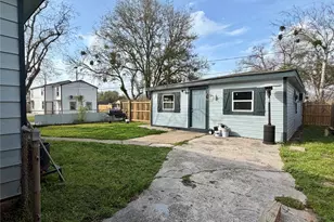 1214 W 5th St, Freeport, TX 77541 - Photo 26