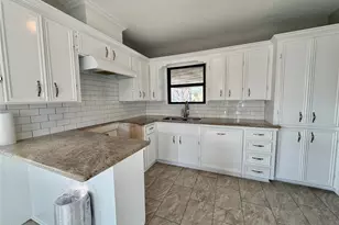 1214 W 5th St, Freeport, TX 77541 - Photo 12