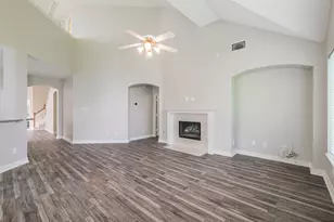 5911 Brook Bend Dr, Sugar Land, TX 77479 - Photo 6