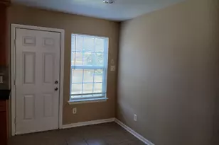 12906 Regalshire Ct, Houston, TX 77047 - Photo 2