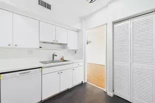 5001 Woodway Dr, Houston, TX 77056 - Photo 14