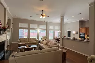 2227 Greenhaven Dr, Sugar Land, TX 77479 - Photo 2