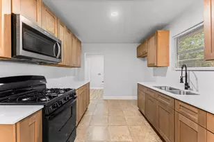 8427 Guinevere St, Houston, TX 77029 - Photo 6