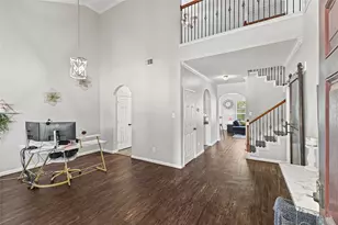 2701 Shallow Falls Ct, Pearland, TX 77584 - Photo 4