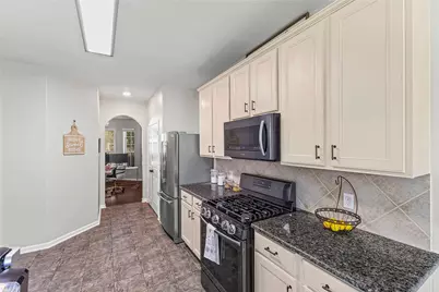 2701 Shallow Falls Court, Pearland, TX 77584 - Photo 8