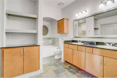 1901 Post Oak Boulevard #4303, Houston, TX 77056 - Photo 14
