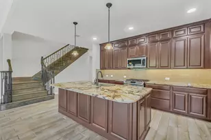 100 Castlegate Ln, Houston, TX 77065 - Photo 8