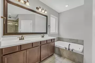 100 Castlegate Ln, Houston, TX 77065 - Photo 20