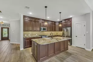100 Castlegate Ln, Houston, TX 77065 - Photo 6
